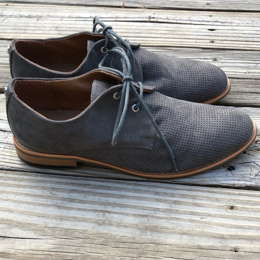 G by Guess mens gray size 10 shoes.